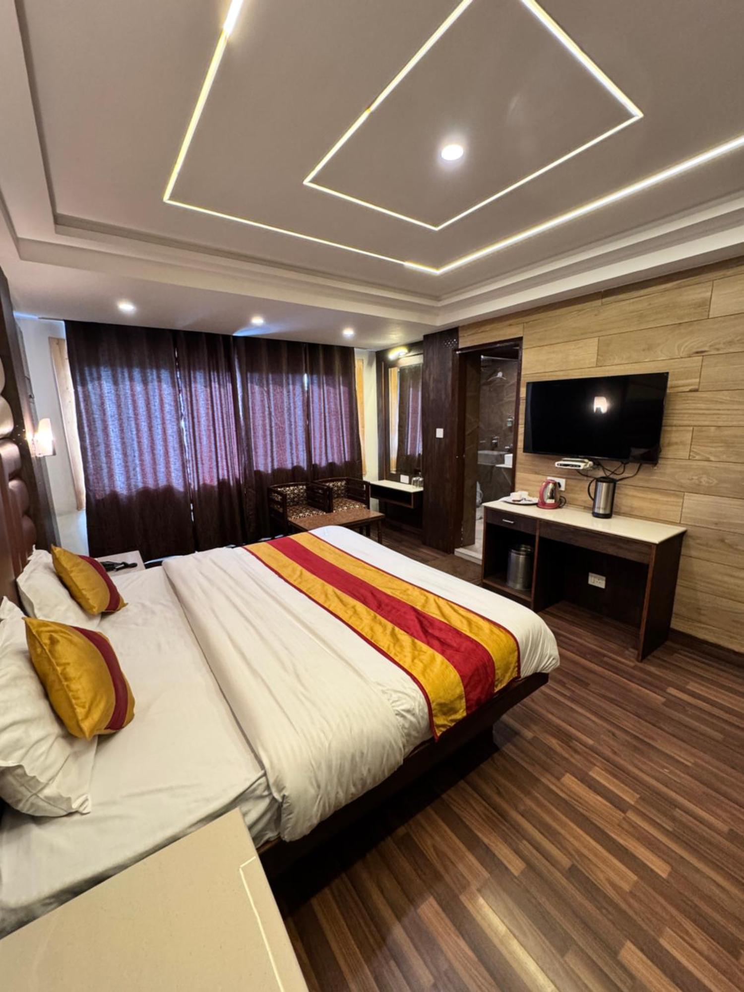 Hotel Victory Since 1979 Шимла Екстериор снимка